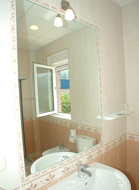 Hotel La Guindal أريونداس الغرفة الصورة