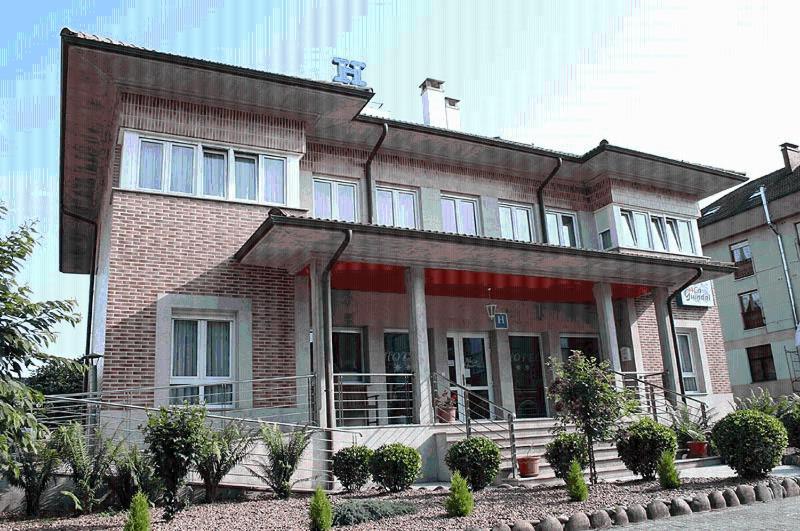 Hotel La Guindal أريونداس المظهر الخارجي الصورة